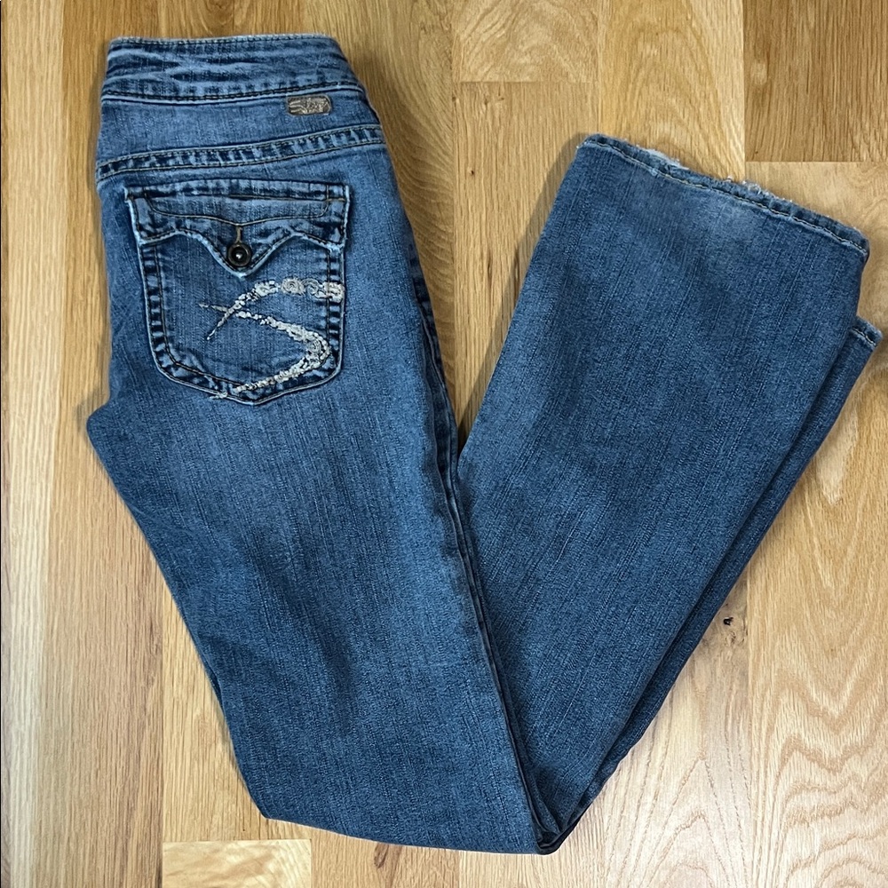 SilverJeans Co.Pioneer Bootcut Jeans - Low Rise Distressed Flap Pocket- Size27